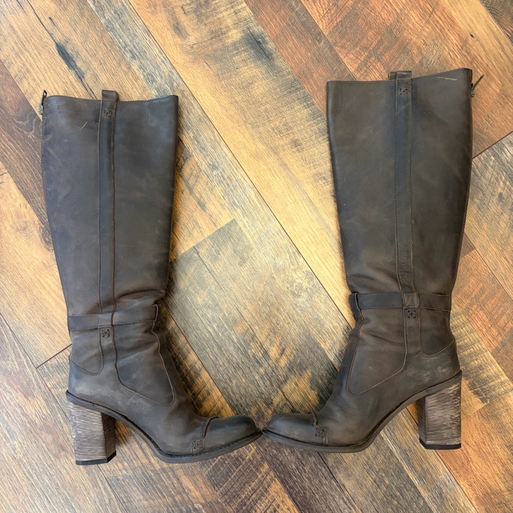 Charles David Brown Heeled Boots
